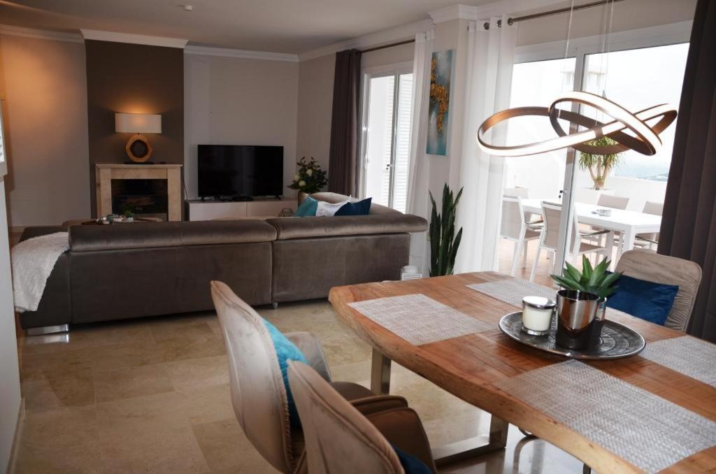 Penthouse Mit Privatem Jacuzzi In Marbella - La Mairena Leilighet Ojén Eksteriør bilde