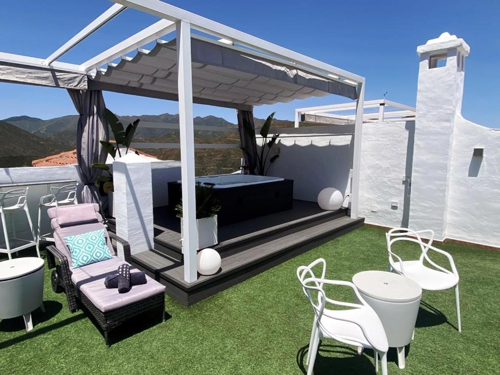 Penthouse Mit Privatem Jacuzzi In Marbella - La Mairena Leilighet Ojén Eksteriør bilde