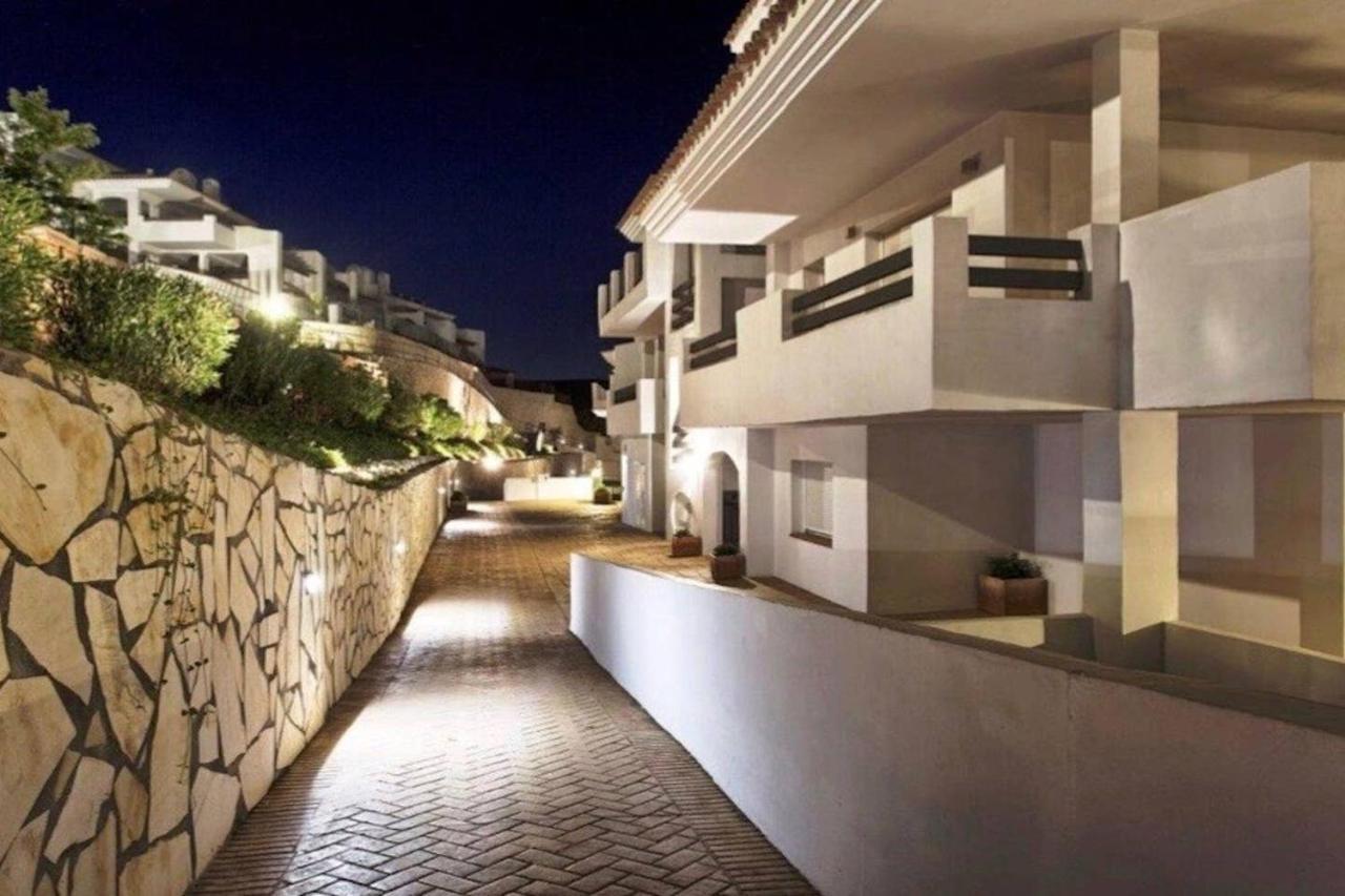 Penthouse Mit Privatem Jacuzzi In Marbella - La Mairena Leilighet Ojén Eksteriør bilde